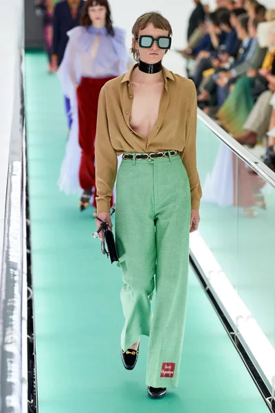 Look 50